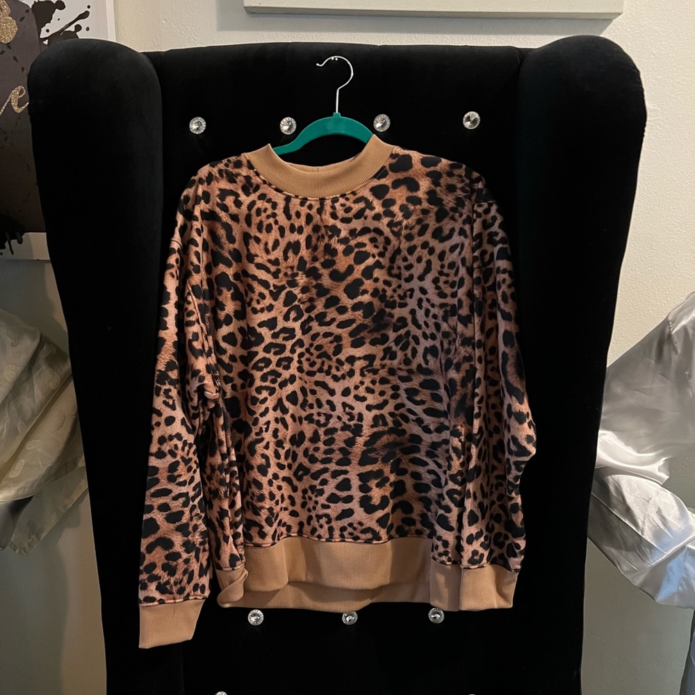 Leopard Sweatshirt - Picture 3 of 4